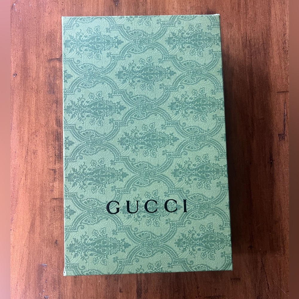 Authentic. Empty 7.5 X 11.5 X 2.5 Gucci Gift Box … - image 3